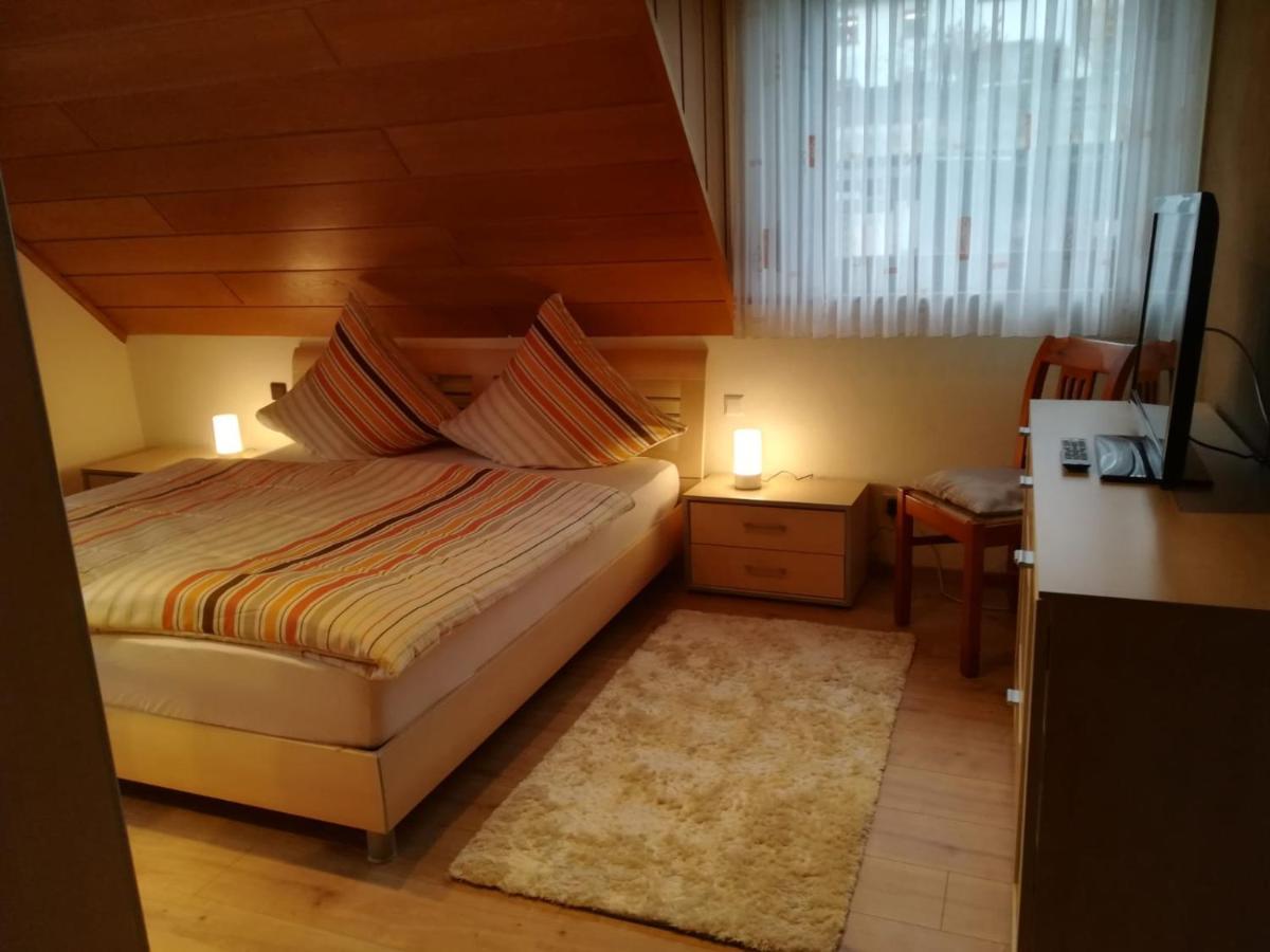 Oberfell Ferienwohnung Unter Dem Schild מראה חיצוני תמונה
